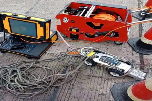 新华CCTV管道检测机器人