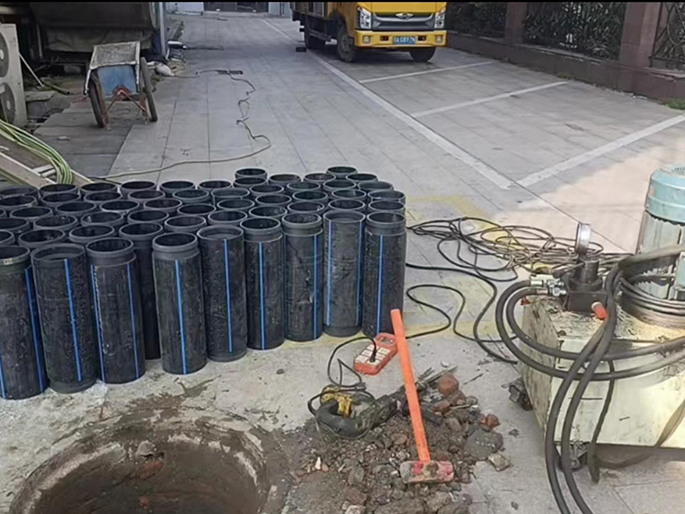 新华PE置换管厂家 DN315置换管 非开挖管短管置换
